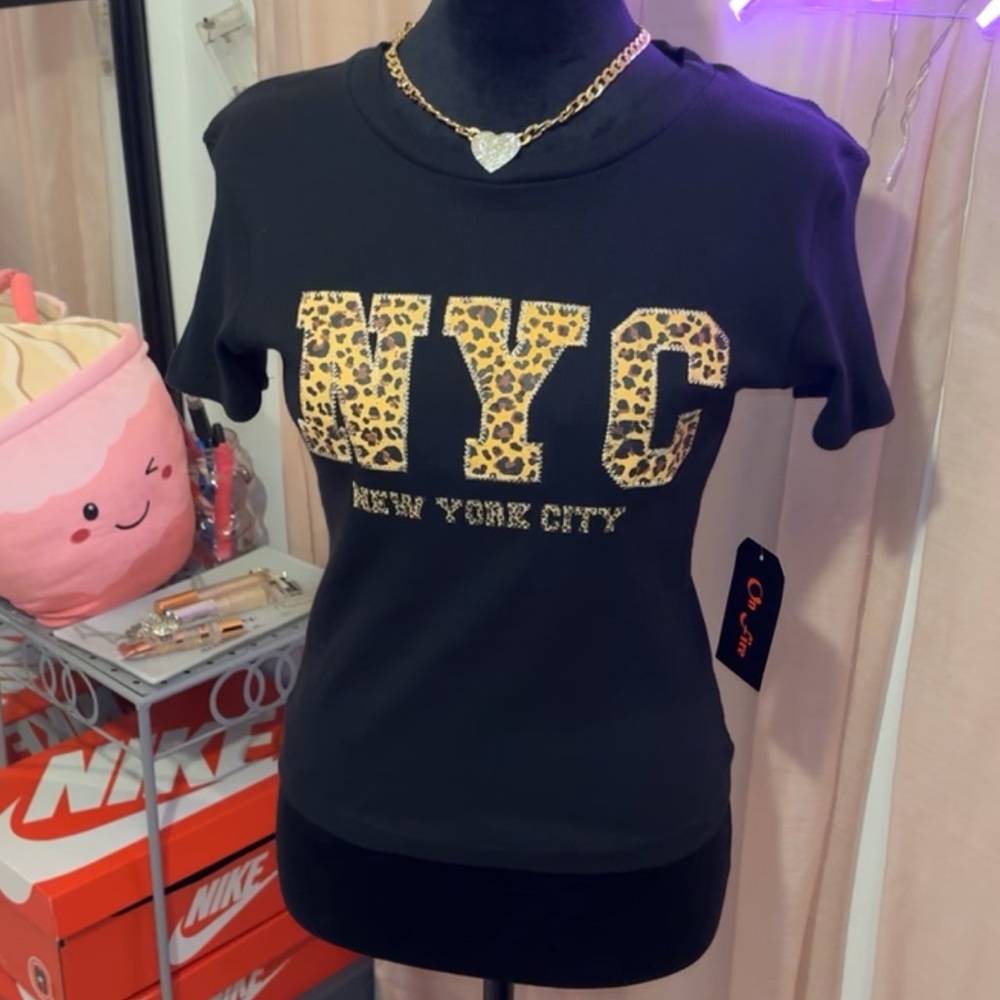 BRAND NEW NYC Leopard Print T-Shirt cropped Tee🤎 super cute and comfy!